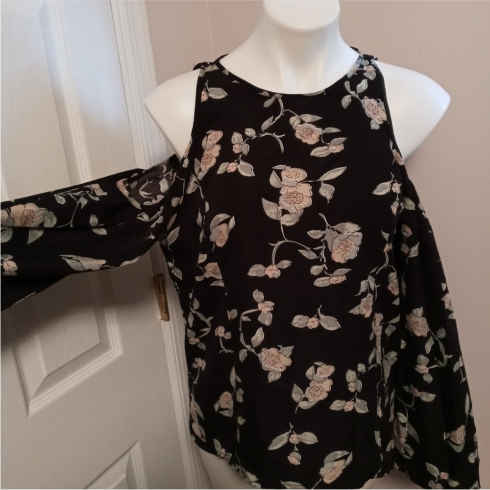Lucca floral cold shoulder top
